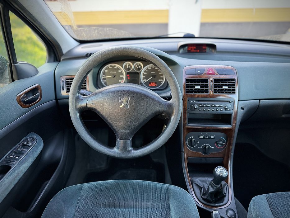 Peugeot 307 SW - 1.4cc gasolina otimo estado