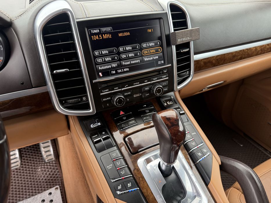 Porsche Cayenne S  3.0 Hybrid