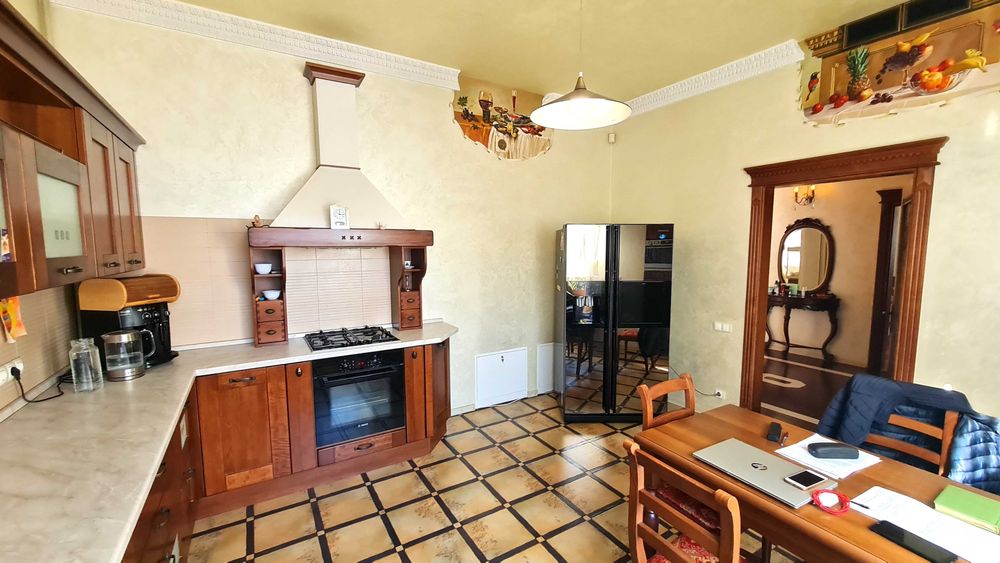 Будинок у Львові р-н вул. Стрийської Преміум Класу для Представництва