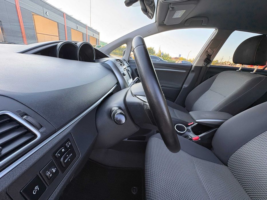 Toyota Verso 2014 року, 1.6 дизель 82 кВт, на гарній комплектації!