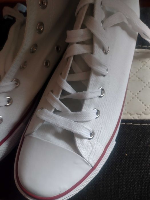 Oddam w atrakcyjnej cenie Białe trampki rozmiar 39.40.41