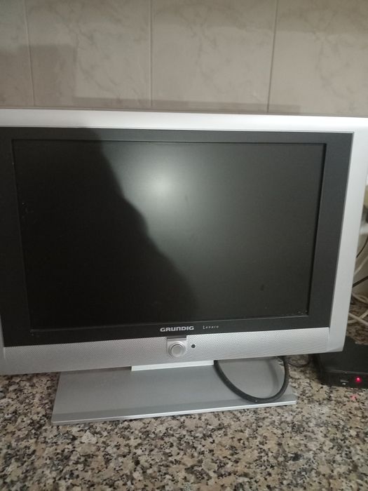 Televisão Grundig com avaria