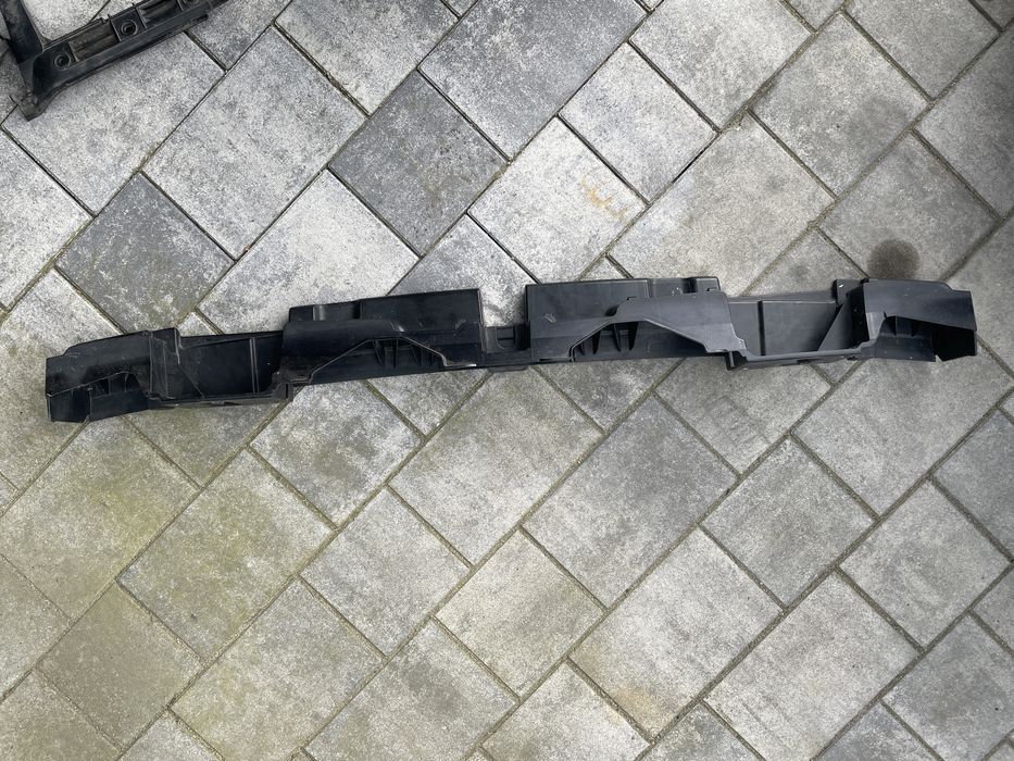 Ślizg zderzaka tył vw T5