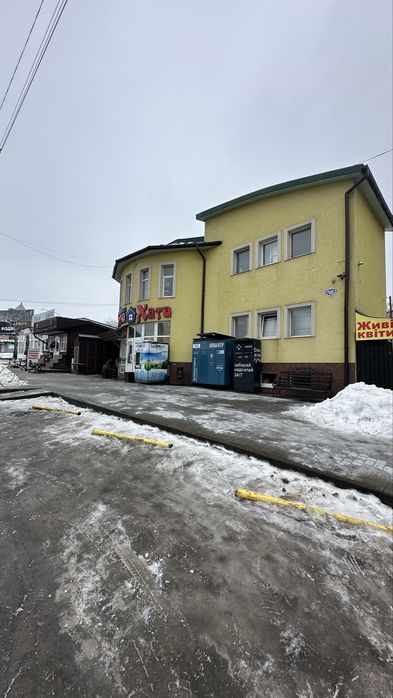 Оренда; Чернівці; приміщення; фасад; ремонт; автономне світло;