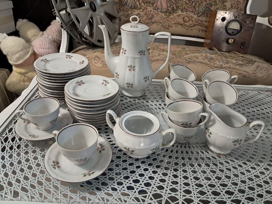 Katowice- Bogucice komplet kawowy 12 osob