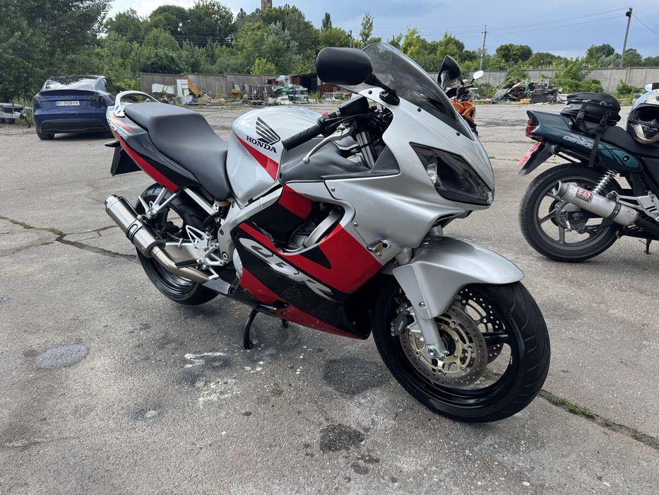 Продам мотоцикл HONDA CBR F4i