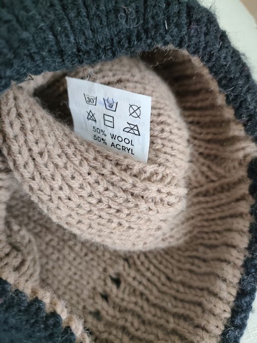 Ciepła czapka wełniana jak nowa