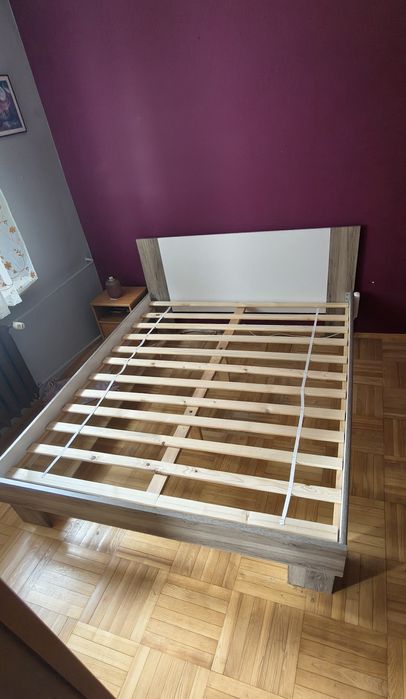 Łóżko że stelażem 160x200