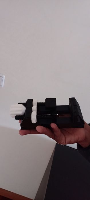 Grampo de mesa em PLA