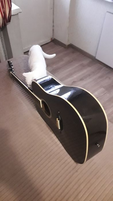 Гитара акустическая