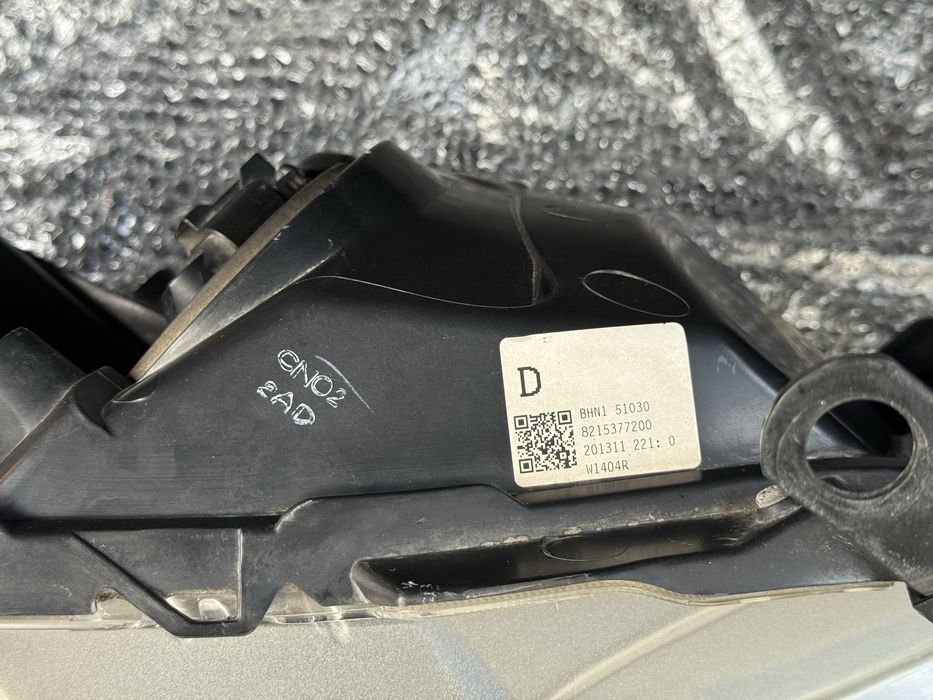 Права фара на Mazda 3 2013-2016 рік, ідеальний стан