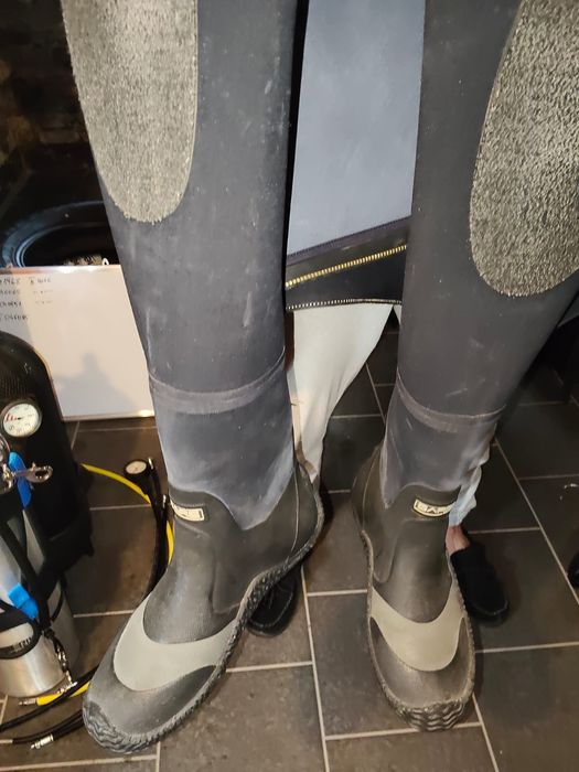 Suchy skafander Bare XCD2 Pro