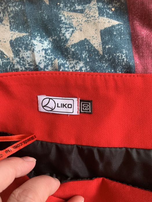 Червона спідниця