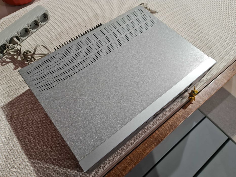 Програвач Philips CD 204  сд плеєр / CD-програвач