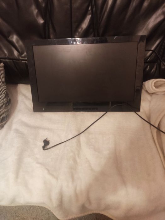 model IKEA UPPLEVA L24U4000FC, który ma 24 cale.