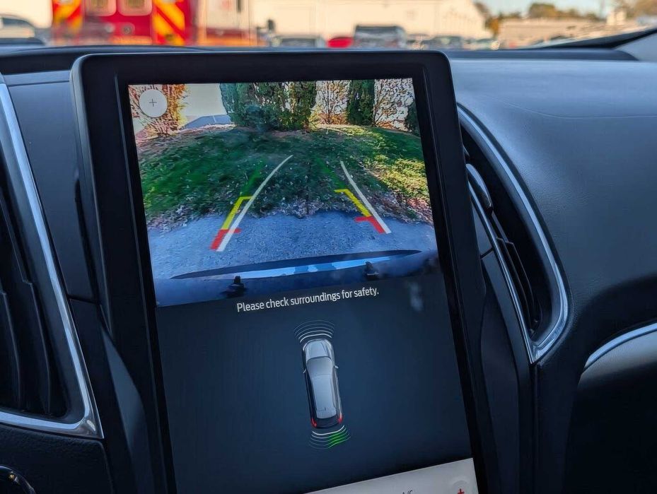 Ford Edge Titanium      2022