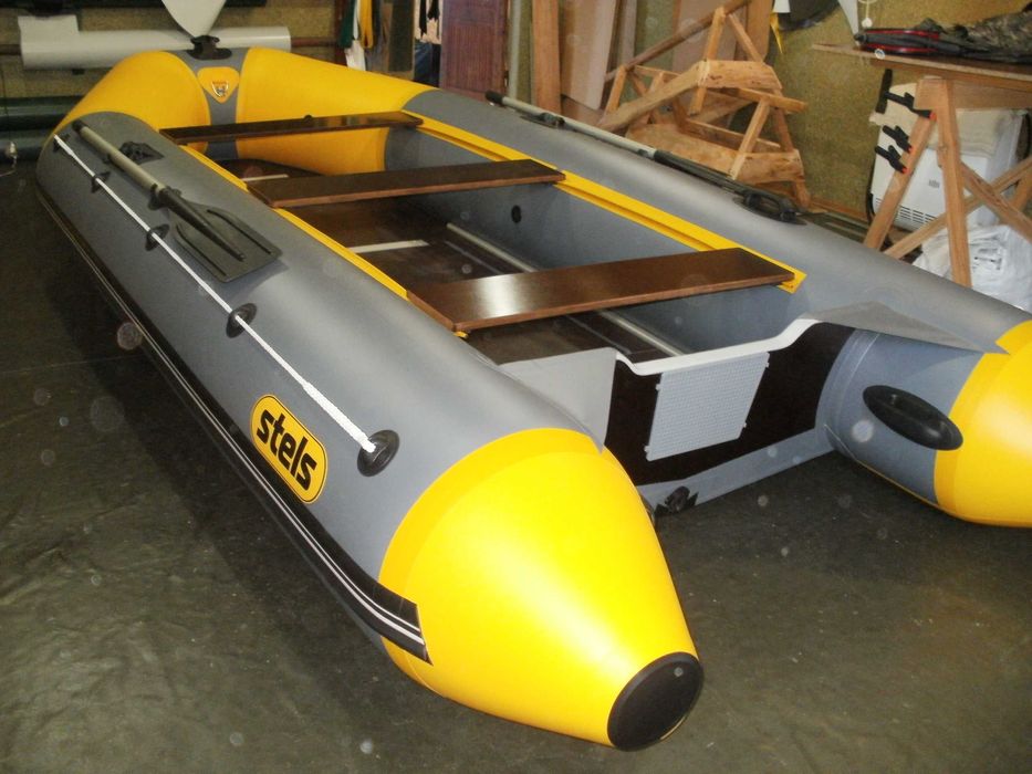 Лодка надувная моторная/гребная "Stels"