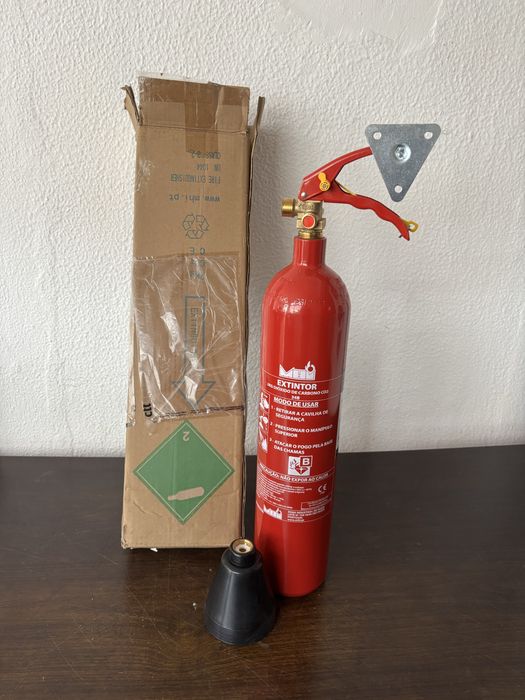 Extintor Novo Co2 - 2Kg
