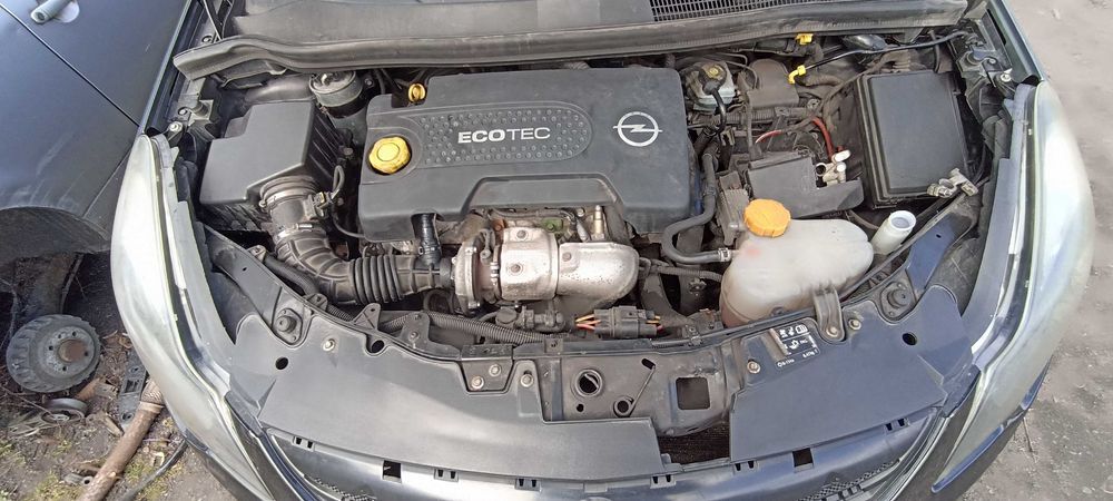głowica  opel corsa d 1.3 cdti a13dtr 75 km lak z190