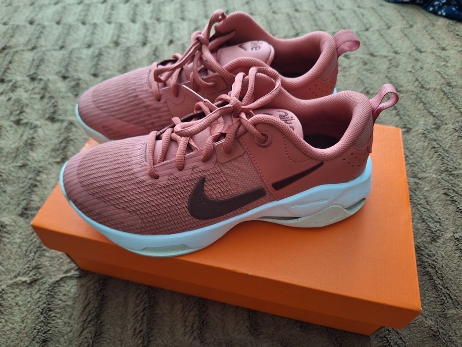 Жіночі кросівки Nike Zoom Bella 6. 39 р.