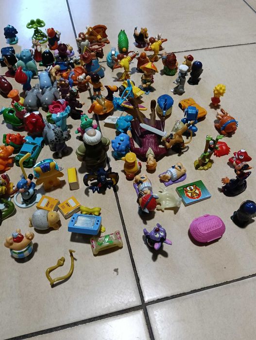 brinquedos em tamanho pequeno