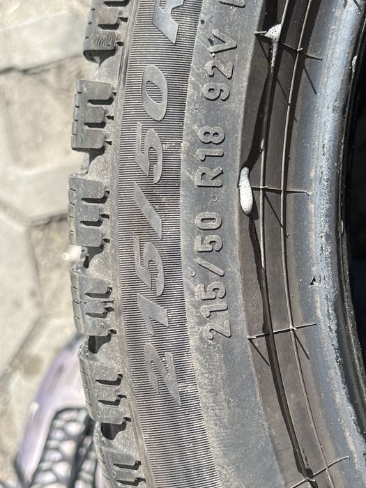 Opony 215/50R18.