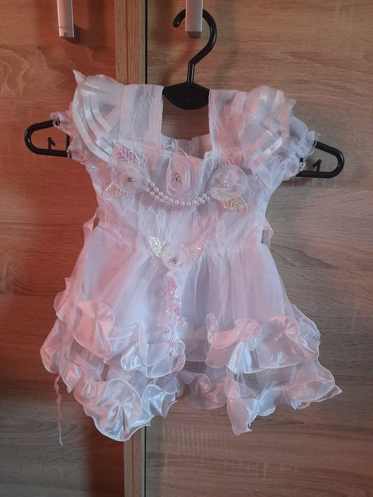 Sprzedam piękna sukienkę dla dziewczynki