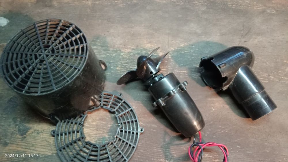 Śruba napędowa obudowana