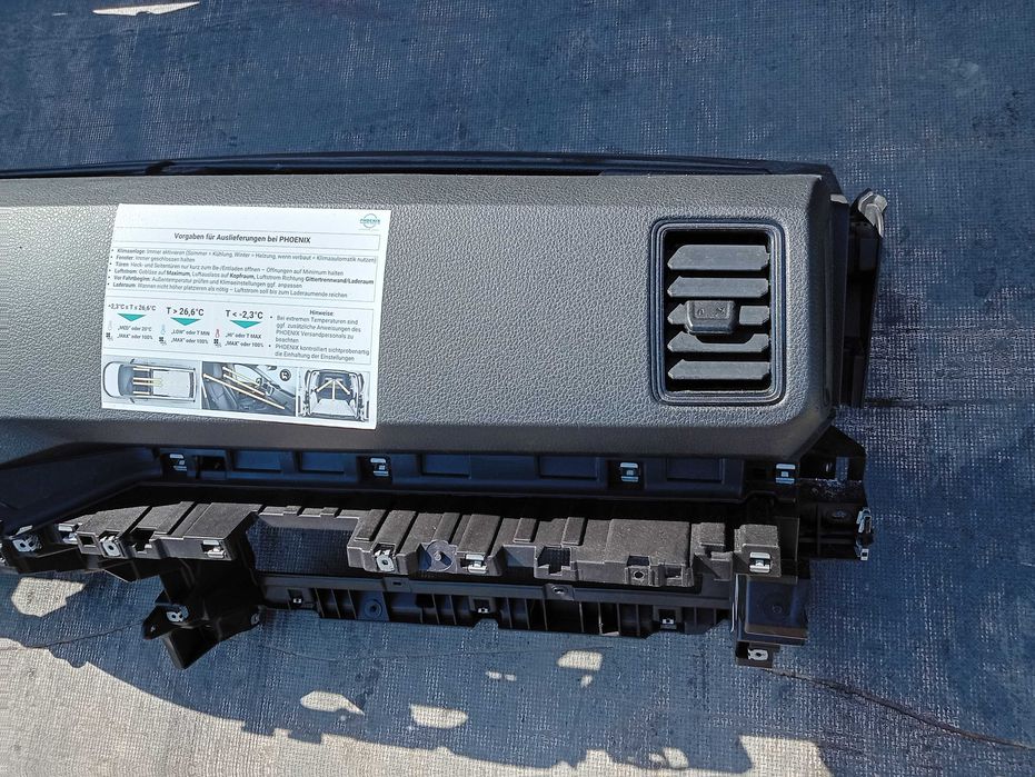 VW Crafter II deska rozdzielcza OE 22r Europa Man TGE