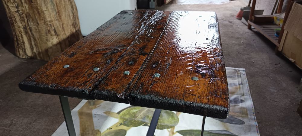Mesa centro restaurada.