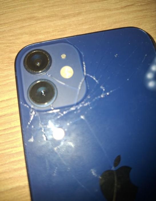 Iphone 12 mini.