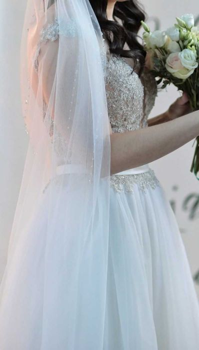 Свадебное платье/А-силует/Айвори