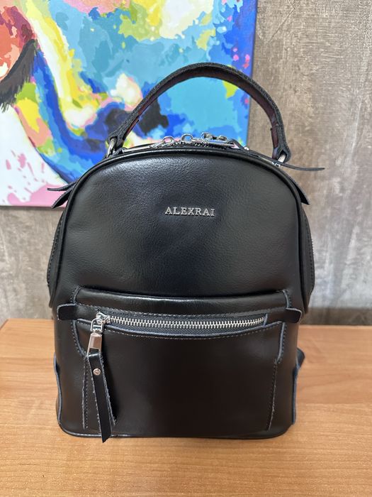 Чорний шкіряний рюкзак Alexrai