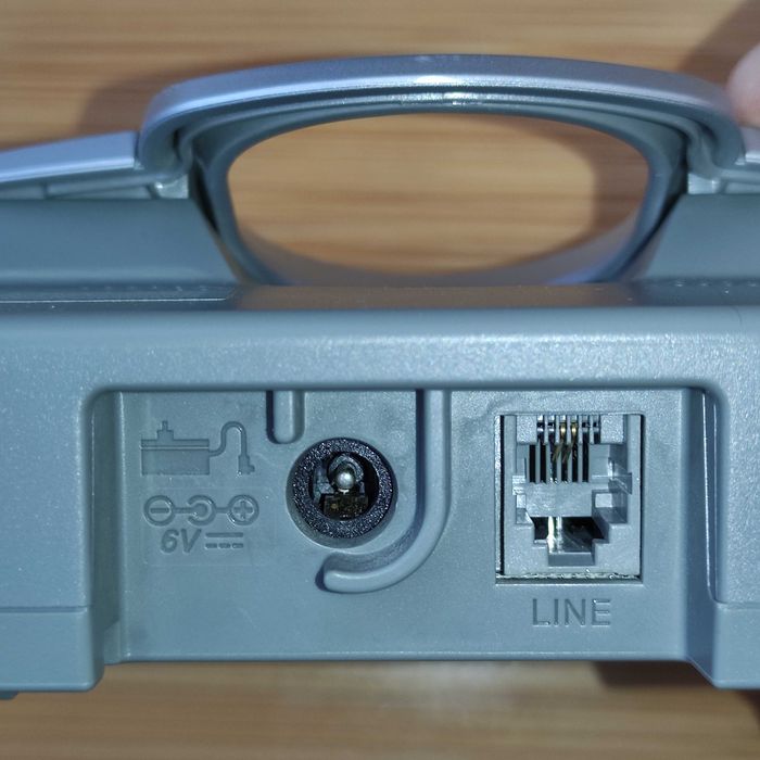 Радіотелефон Panasonic KX-TG1107UA з переносною трубкою ( телефон )