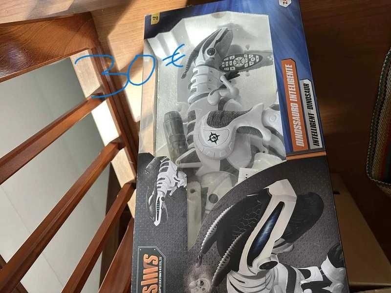 brinquedos novos e embalados