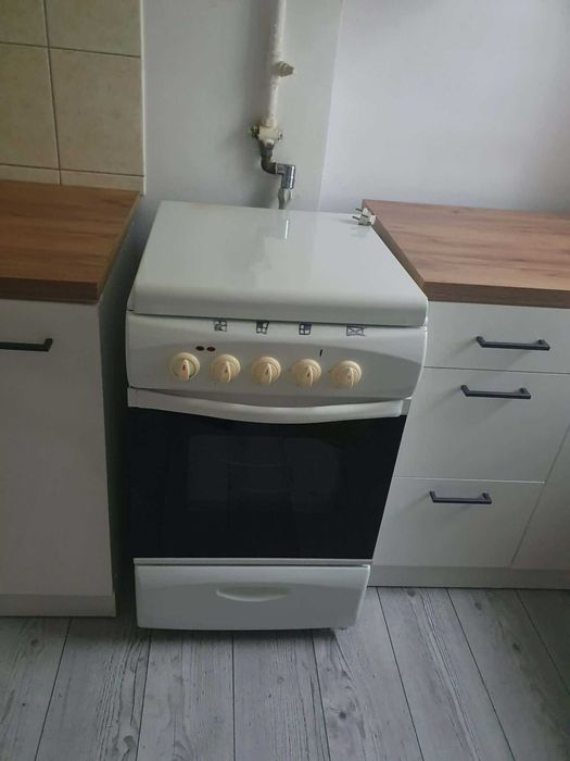 kuchenka gazowa z piekarnikiem