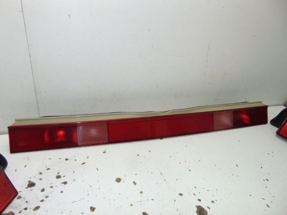 Alfa romeo 164 farolins traseiros/Placa central