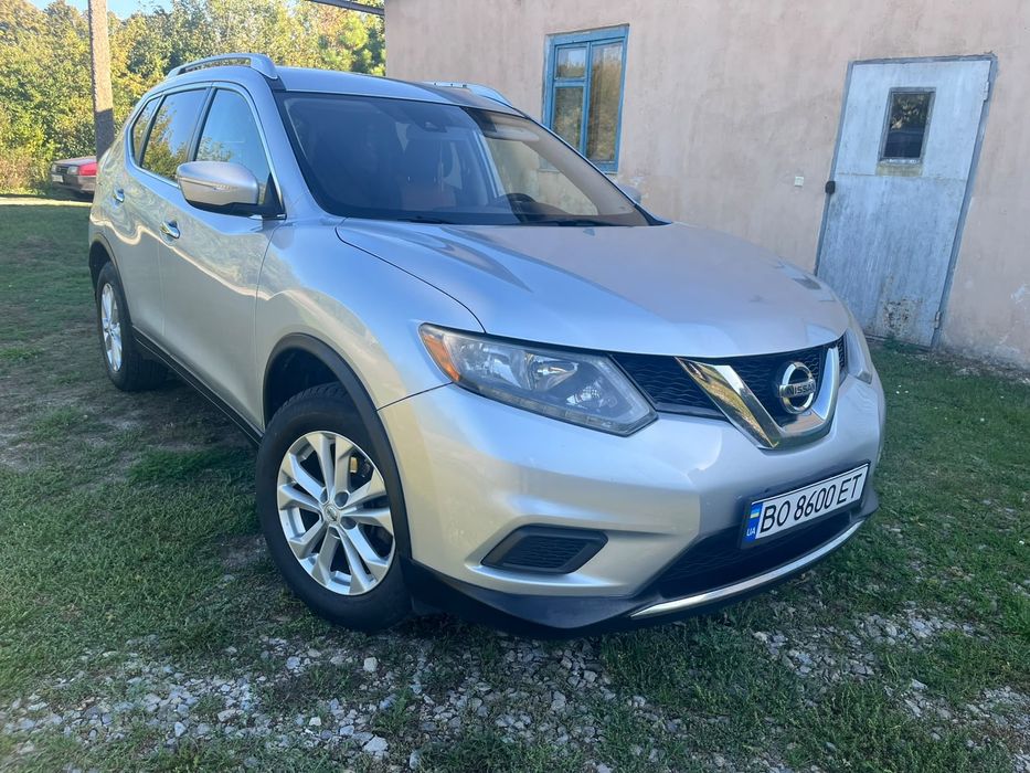 Автомобіль "Nissan Rogue"