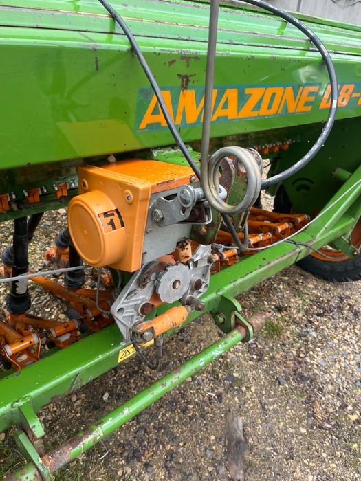 Siewnik zbożowy amazone  d8 3m