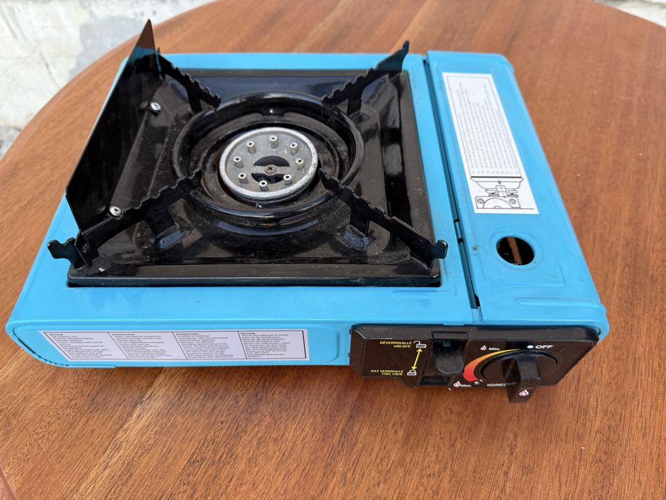 Маленький газовий гриль/туристична газова плита