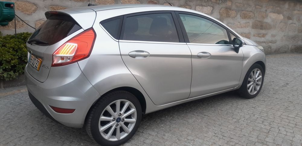 Ford Fiesta 1.5tdci  Titanium 2015