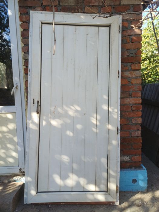 дверь   пластиковая