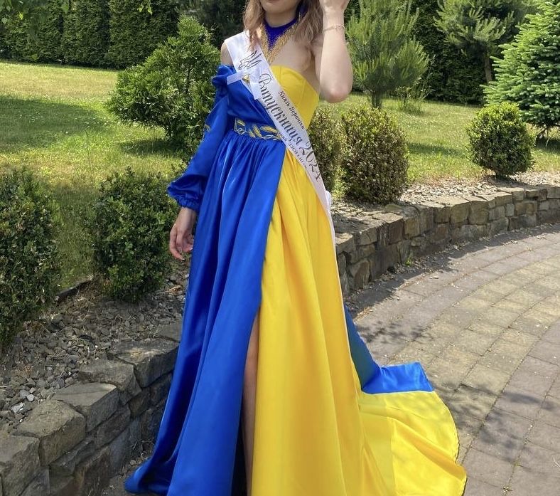 Плаття в українських тонах