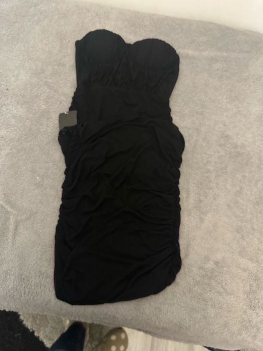 Vestido preto comprido drapeado