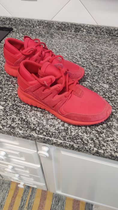 Adidas tubular t.40