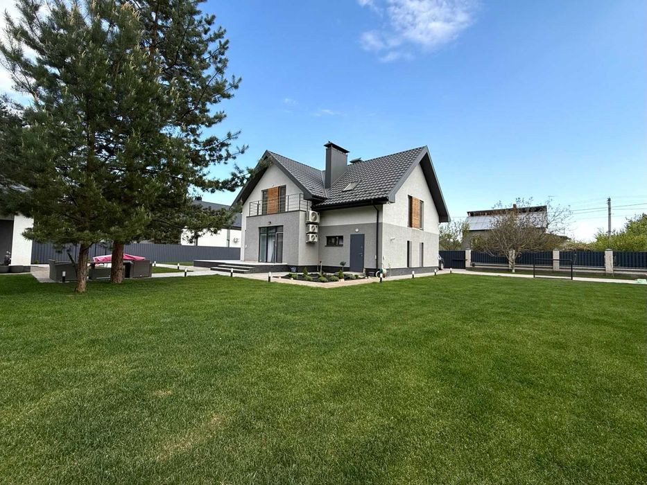 Двоповерховий будинок з дизайнерським євроремонтом!! Вакуленці!!