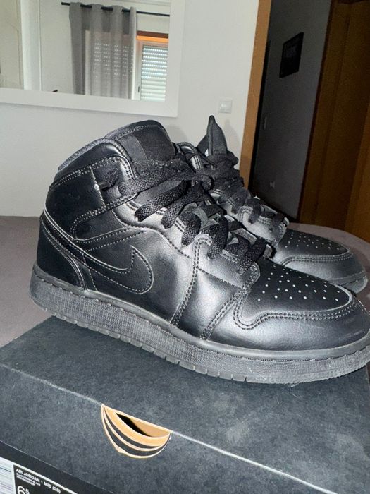 Air Jordan 1 Mid Preto