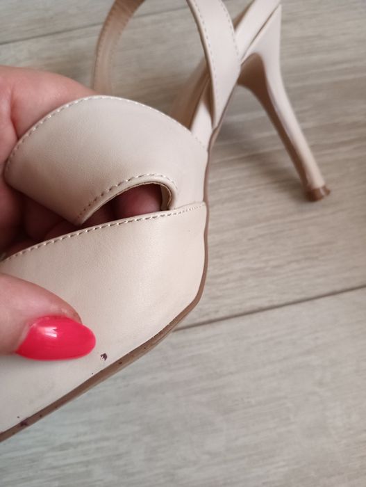 Czółenka na obcasie