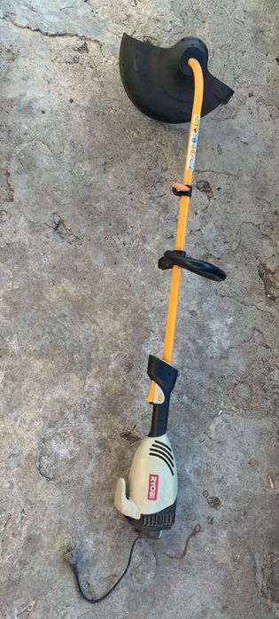 Máquina de corta relva elétrica