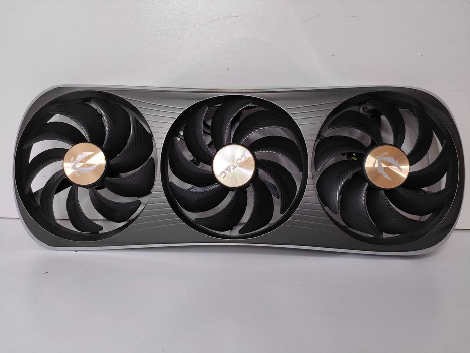 Obudowa + 3 x Wentylator Zotac GeForce RTX 4090 AMP Extreme AIRO 24GB